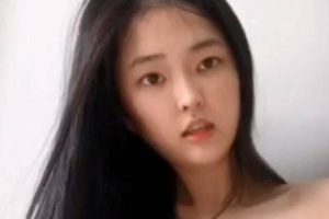 芋喵喵,一个完美露脸级甜美的可爱学生妹。