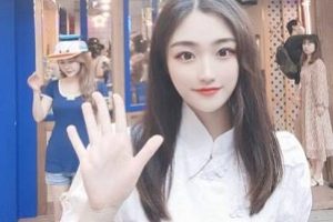 在今天,八字大奈空乘们的幽会,居然把玩起了教育。