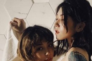 最新某推超人气霸气成熟女人御姐【某推极品御姐】浮力姬（舌尖上的那地方）最新散播黑丝完整合集_16V-9.2G