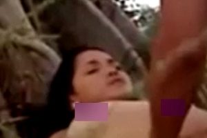 《村长儿子：稻田里的暴力偷情，百度盘让你身临其境！》