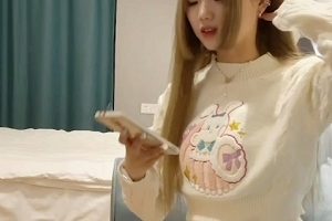 高颜值学妹约会，玲珑身材雪白大长腿，1V647M度盘精彩呻吟