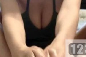 谭晓彤网红女神五月新私拍：黑丝身材火辣，新动作爆射，老烧货们都烧了！