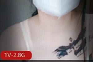 童颜大罩杯：网红肤白纹身动感颜值，拥有清纯可爱的外表和自信大方的性格