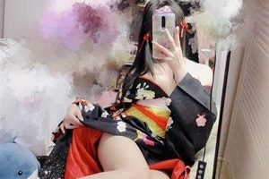 网红希希酱的美食之旅：从烹饪到旅行，品尝美食的享受