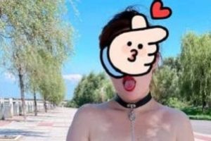 火辣身材！网红{{网红名字}}蜂腰胖臀尤物反差婊，精选吊钟巨R妻子惊艳登场