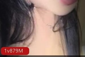 美少女网吧激战顶级包厢