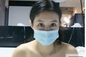 小成熟主妇蒙眼紫薇美臀体验，大学生RenQi棒子猛男C作求饶！PlayC未知名浮力姬颜值经验丰富，大型机器让你放心！