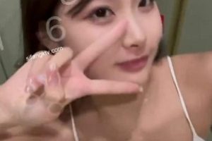 1.小屁mimi：萌萌哒小屁mimi2.黄蓉：梦幻般的黄蓉3.网红脸：精致网红脸妆4.宝藏女孩：宝藏女孩发型5.社保：专业社保服务6.古灵精怪：神秘古灵精怪7.究极核弹：究极核弹级别装备8.888高阶VIP：888高阶VIP会员9.878M：878M超高性能