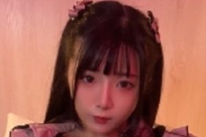 卡哇伊精选小女神一线天无毛馒头水晶棒紫薇ai ye泛滥