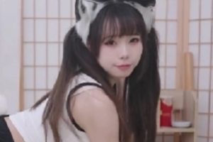 咬一口兔娘（黏黏团子兔）合集新增4月订阅[多V多人游+22.1G][百度盘]