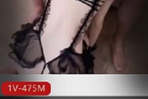 广州白嫩女神Make1V3自拍视频1V-475M，时长28分钟，S气女主，眼罩用嘴水嫩背影