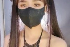 网红模特身材女神：九头身高达170CM细节增加：独具魅力的网红模特，拥有惊人的九头身比例，身高达到170CM。