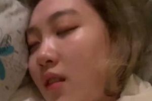 精选大学生妹子-晨晨，25V2.4G视频大放送