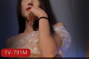 混血萌妹全方位展示，时长24分钟，作者自拍人气作品