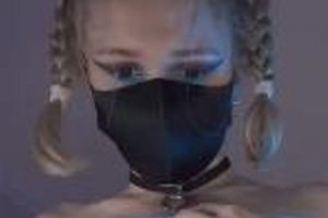 高C罩杯CreamySpot展示3V-815M定制道具秀，欧美喷S女战士，自热功能，粉嫩狂P白J活塞机