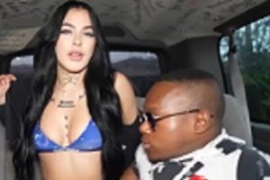 《小马拉大车》：白公主与两位小侏儒的另类表演，女主出色演技，七公主的美国风格，视频大小/数量惊喜无限