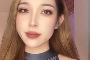 疯狂抖音新晋美女主播小三儿，高质量资源，花样多多，快来欣赏吧！