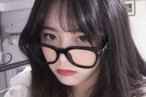 《眼镜妹妹》抖音美女合集：独特魅力吸引眼球视频丰富多彩