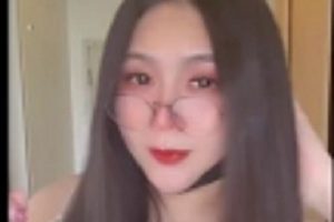 专属巨胖臀人造边缘T小狗