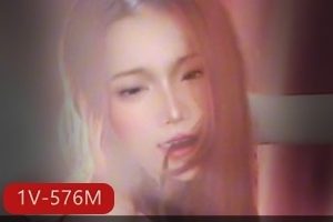 1V-576M可可露丽：S浪贱美颜自拍，车衣道具秀，陈年弄鲍黝黑身材