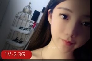 顶级女神复出-无情后妈[1V-2.3G]：8月最美后妈特写镜头舞蹈道具秀S妇魅世推荐下载观看