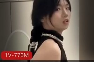 优质抖音嫩妹胡雯欣最新合集1V770M，山东青岛自拍
