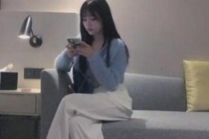 虎牙超人气宅男粉超爱优质网红《兰兰鹿鹿》yuanjiao门事件绝版合集（正片+抖音精选）7V2.5G度盘