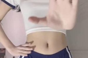 舞界漏网之鱼奶熊最新合集1V视频1G，精彩舞蹈秀