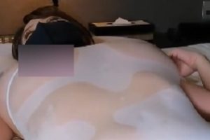 短发精油按摩玩弄粉嫩G乳妻1V456MB劲爆